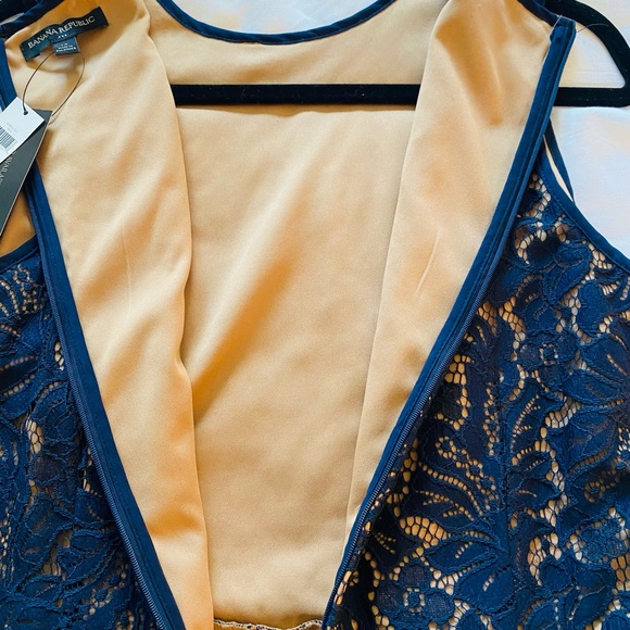 Banana Republic Sleeveless Blue Lace Cocktail Dress. Nude lining. Size 14. - Picture 5 of 7